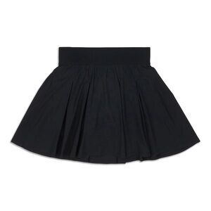 Women’s Lululemon tennis skirt black size 6